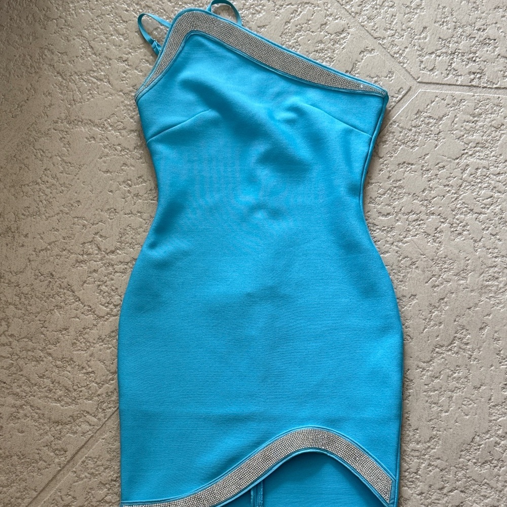 Elegant Asymmetrical Turquoise Dress with Silver Accents - Picture 4 of 10